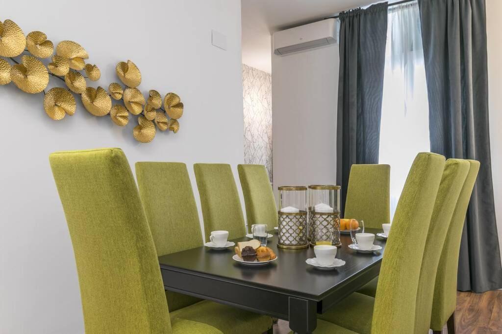 Apartamentos Plaza De Pedro Zerolo II Мадрид Екстериор снимка